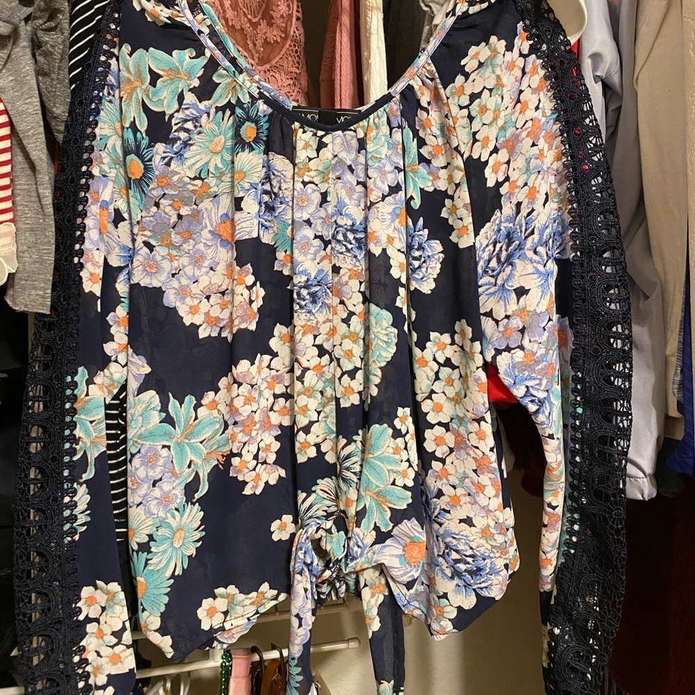 long sleeve cute top!